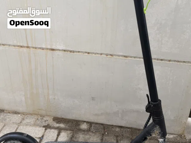 سكوتر كهربائي مع الشاحن