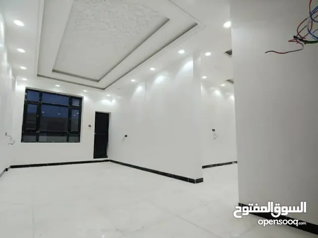 186 m2 4 Bedrooms Apartments for Sale in Sana'a Bayt Baws