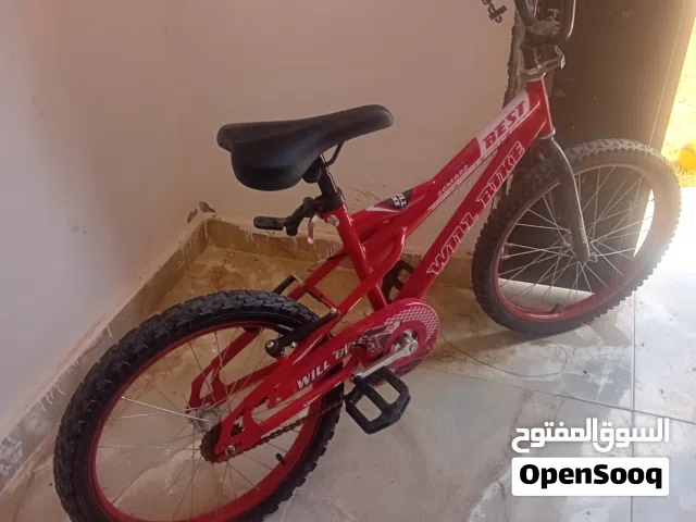 دراجة نظيفة مش مستعملة هلبة