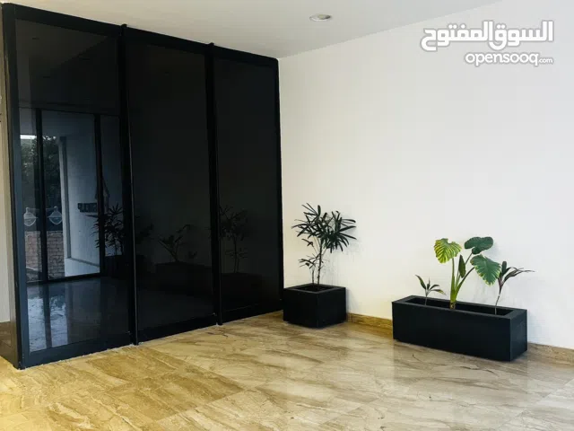 شقة تشطيب حديث للبيع في الظهرة موقع ممتاز