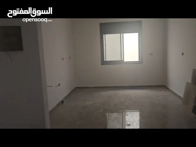 شقه للبيع مساحه 100متر مع حديقه50متر السعر ،110الاف دولار