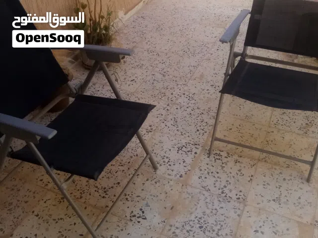 كراسي بحر وحدائق جديدة ومريحة