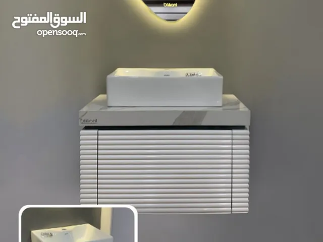 High quality Cabinet and basin PVC خزانة الغرور مصنوعة من مادة PVC عالية الجودة.
