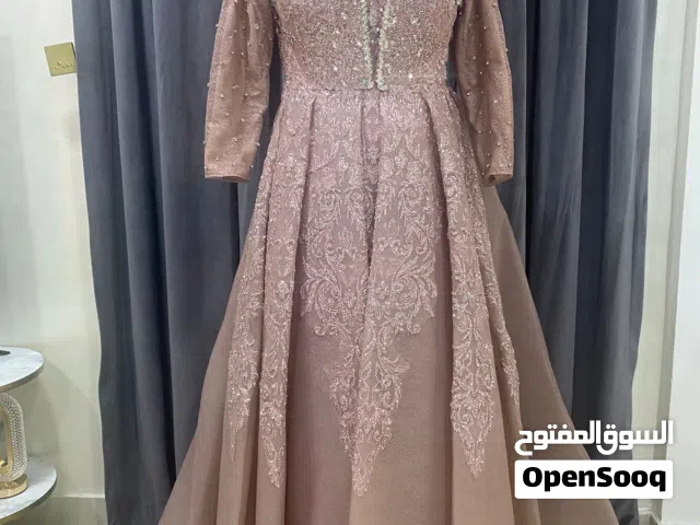 فساتين سهرة مستعمل لبسة واحد لمدة ساعتين فقط