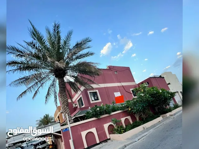 186 m2 More than 6 bedrooms Villa for Sale in Central Governorate Isa Town