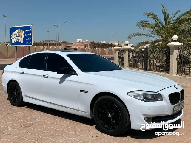 بحالة ممتازة بي ام دبليو BMW530I الغانم موديل 2013  ماشي 185 الف كامل المواصفات فتحة شاشة نفجيشن