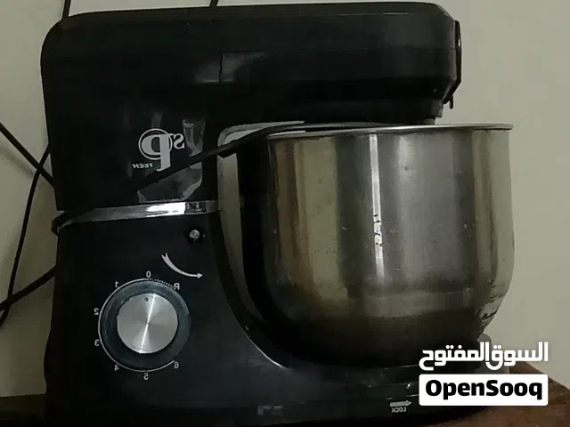 عجانه 8 لتر  مستخدمه استخدام بسيط مده تعمل بكفاءه بجميع السرعات الاستخدام سته اشهر