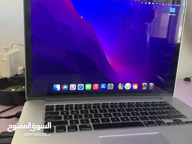 ثلاثة اجهزة MacBook Pro 2015