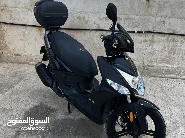 سكوتر كيمكو 200 للبيع