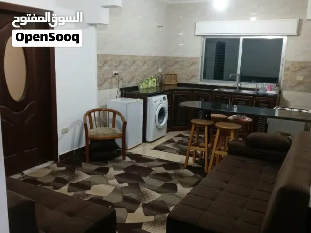 شقة جديدة للبيع مرج الحمام شارع الامير محمد لم تستخدم جميع المساحة مستغلة متساوية