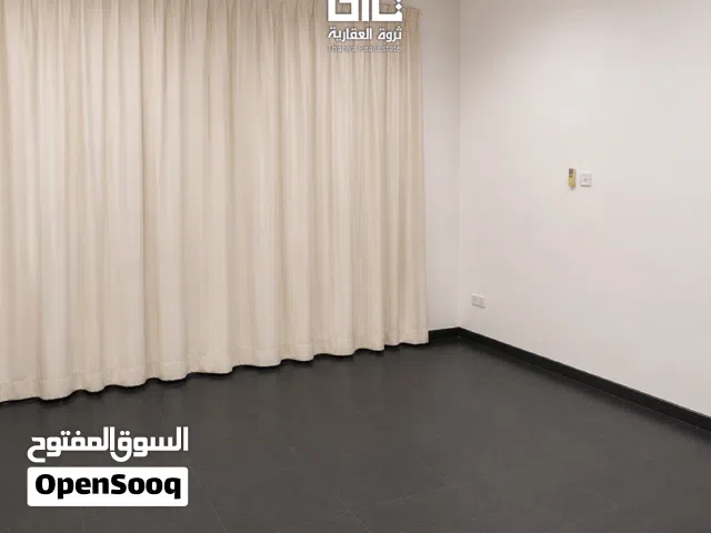 مكتب للإيجار بسعر مميز   الخوير 33 Office for Rent  Al Khuwair 33
