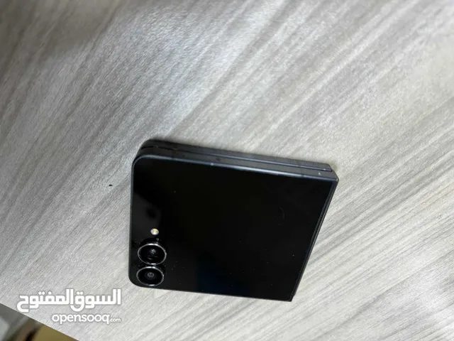تلفون كالكسي zفولد 7 12GB 256الذاكرة
