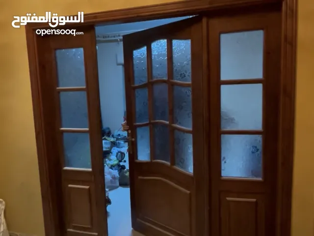 أبواب خشب سويد بحالة ممتازه
