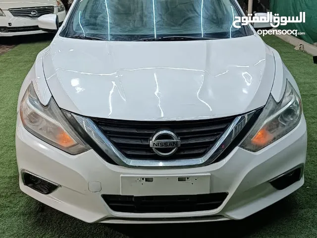 نيسان التيما خليجي نضيفه جدا