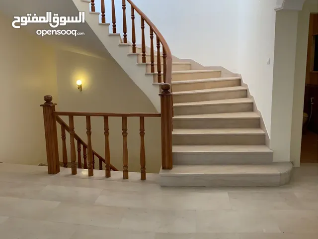 420 m2 4 Bedrooms Villa for Sale in Amman Al Kursi