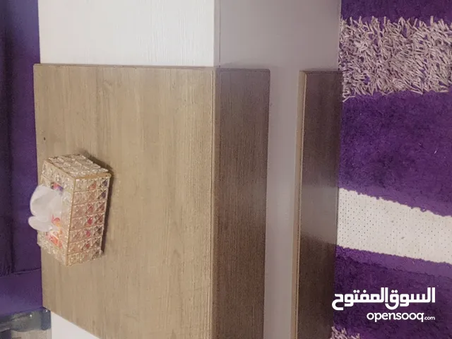 طاوله بحالة الوكالة