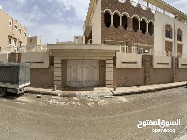 800 m2 More than 6 bedrooms Villa for Rent in Tripoli Bin Ashour