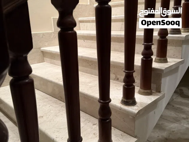 درابزين خشب موقنو طلياني درجه اولي.