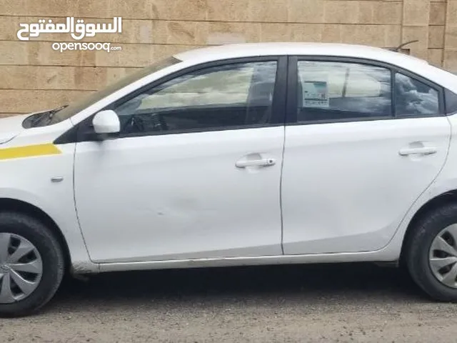 سيارة يارس للبيـــع داخل صنعاءسيارة يارس للبيـــع داخل صنعاء