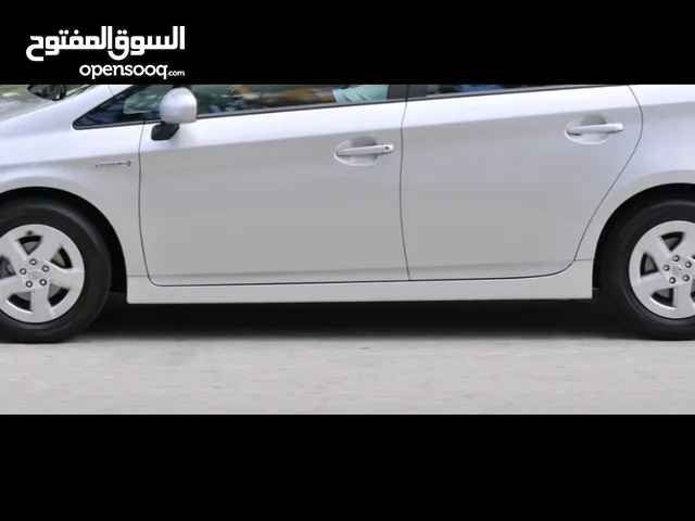 طقم جنطات بريوس 2010 مع طواسي اصليات تويوتا عليهم طقم كوشوك شغل مشي حالك وعليهم 4 حساسات  مطلوب فيهم