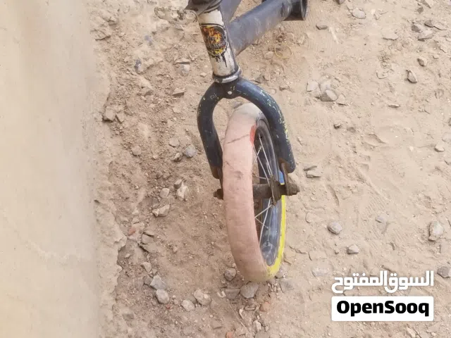 سيكل صغير مستعمل للبيع ما بين خارب الا العجالات والكرسي فقط لا غير مضمون من اي خلل