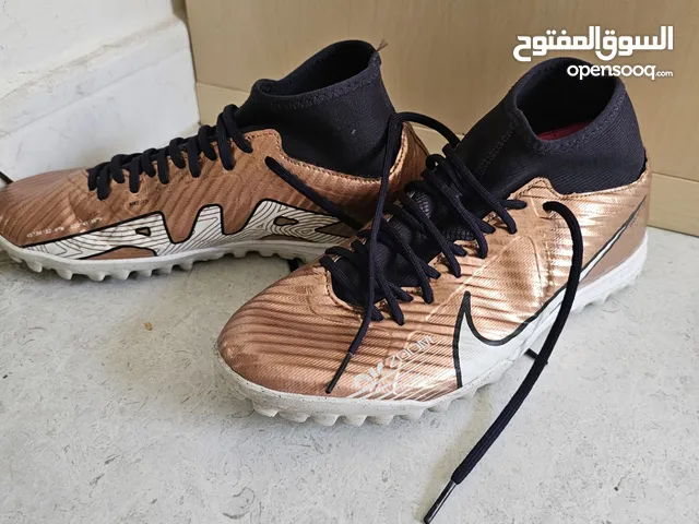 used nike shoe in a good condition size 40.5 / حذاء نايك بحالة ممتازة مقاس 40.5