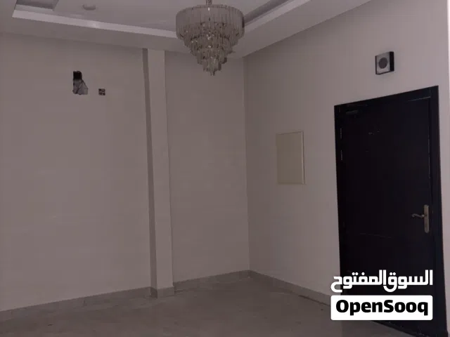 للايجار شقة في الرفاع الشمالي قرب ممشى الاستقلال