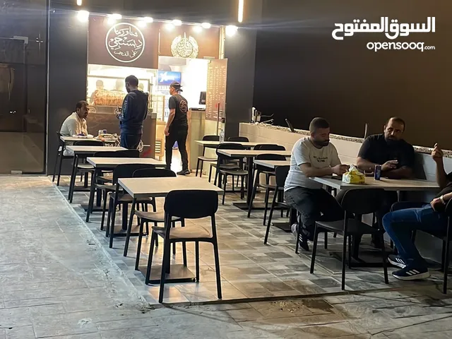 مطعم للبيع بخلو منطقه السابع مرخص ومدفوع مواقف او البيع مع كامل المعدات جاهز من جميعو لا ينقصه شئ