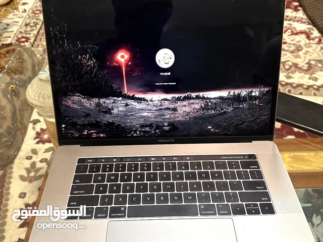 MacBook Pro 2017 15.4 inch (16 GB ram, 512 storage & 4 GB intel and 1.5 gb Radeon graphic card