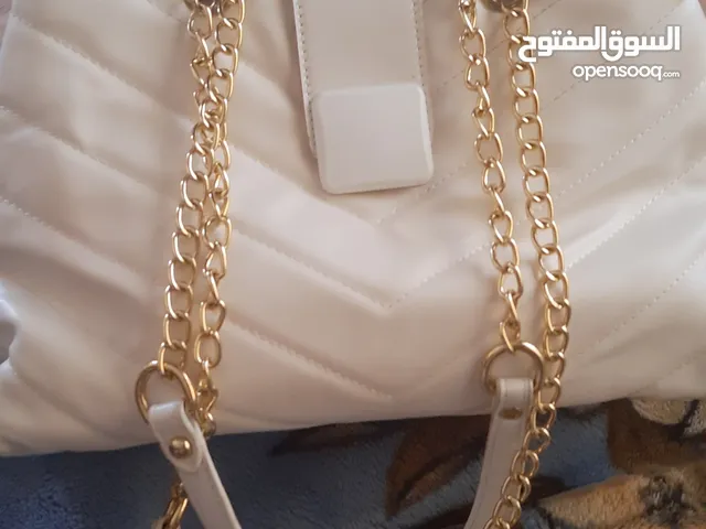 كنت في الفاتح تركيا واشتريت شنتين يد بيج وابيض