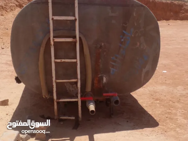بوطي المياه13الف لتر يوجد معاه اربع اصطفات بوطي زنقاته بوطي مكانه الجبل الغربي