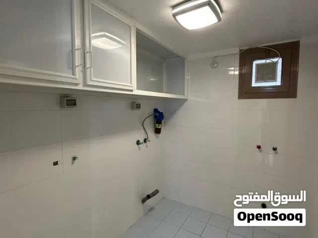 تريبلكس 3 أدوار للإيجار في السلام