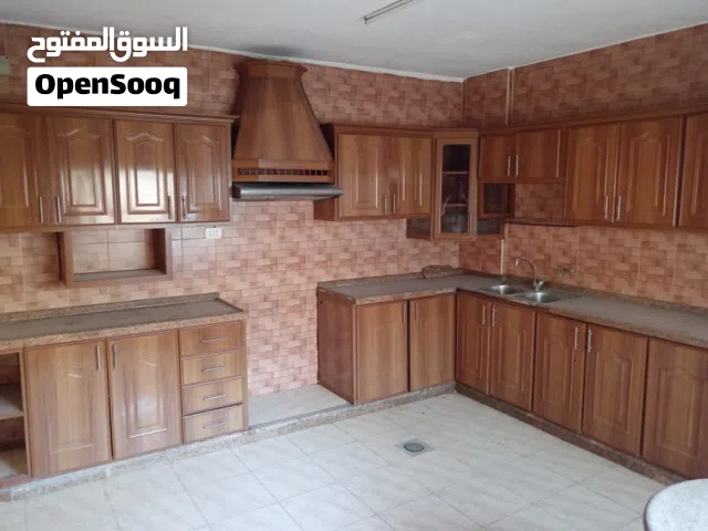 160 m2 3 Bedrooms Apartments for Rent in Zarqa Hay Shaker