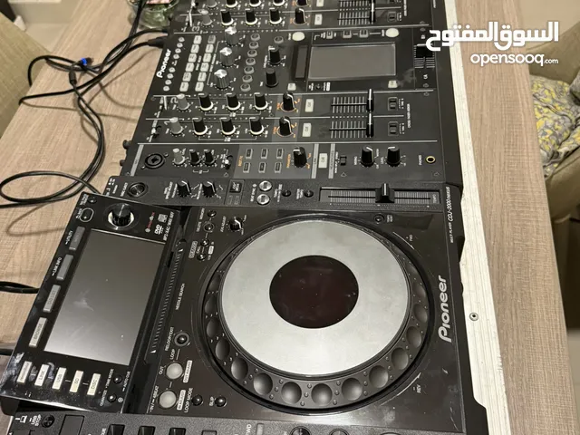 Pair of Pioneer Dj Nexus 2000  & Nexus 2000 Mixer Dj Set