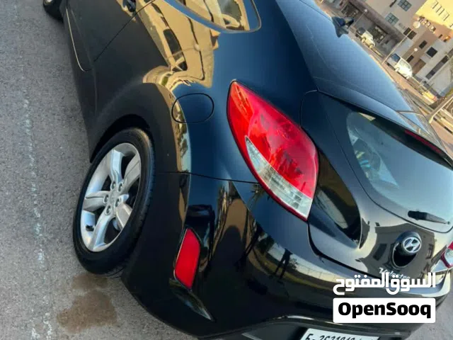 2013 هيونداي فوليستر Standard