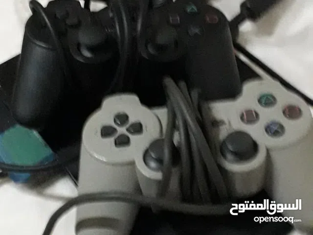 بلاستيشن 2 معدلة نضيفة وسليم بس بدها فلاشة