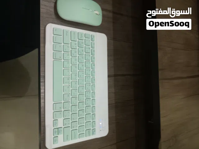 ماوس  وكيبورد  للبيع او للبدل على أيد بليستيشن 4 كوبي 1 بسعر 8 أقرأ  الوصف ..................