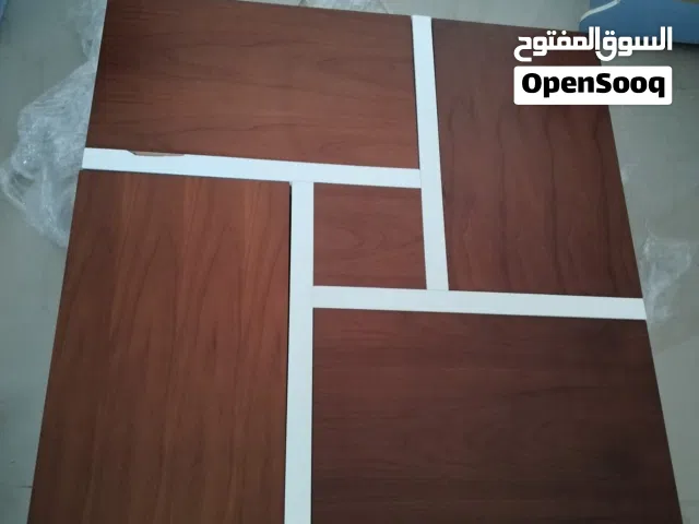 طاولة من ادراج Table with drawers