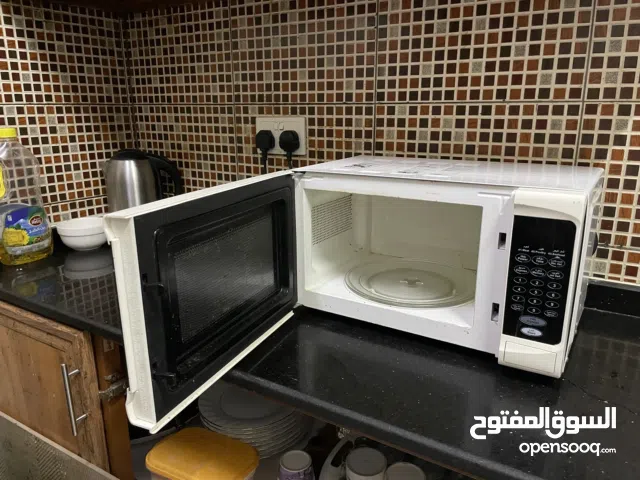 Microwave oven 20 liter impex  Neat and clean