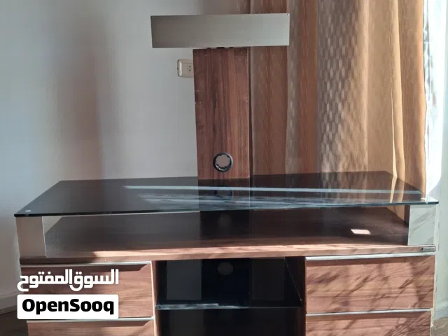 طاولة تلفزيون تركية