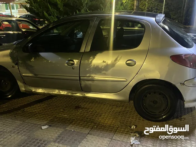 بيجو 206 موديل 2000"