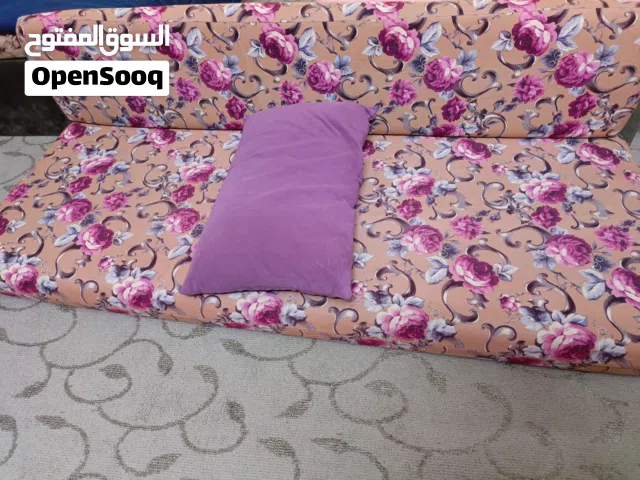 طقم عربي مستعمل بحاله جيدا جدا