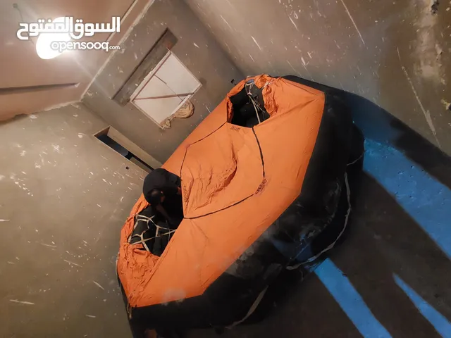 زديك /قارب نجاة خاص بالسفن والمواطير والبواخر