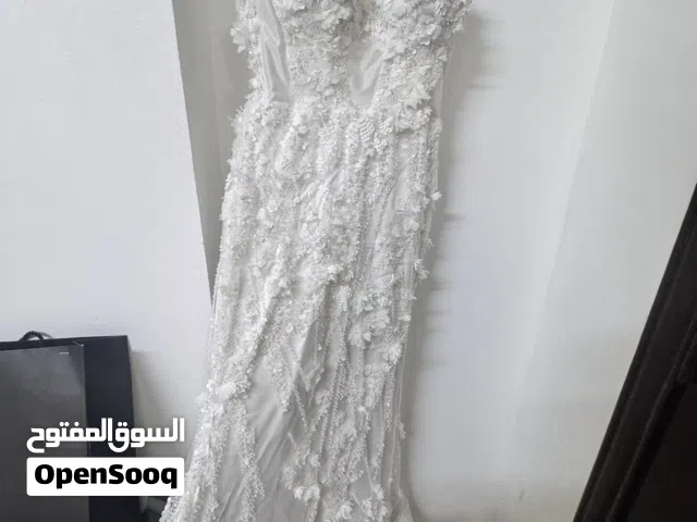 بدلة بيضة ورد بارز سمكة مع شاحطها