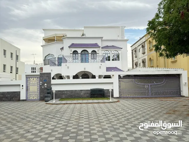 600 m2 More than 6 bedrooms Villa for Rent in Muscat Ghubrah