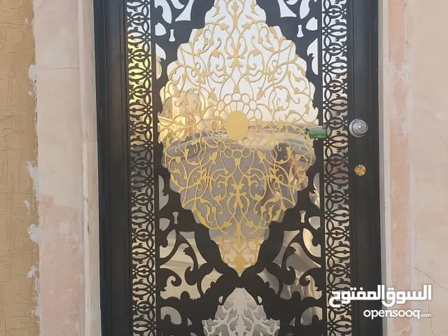 Apple iPhone SE 2 2 TB in Al Bayda'