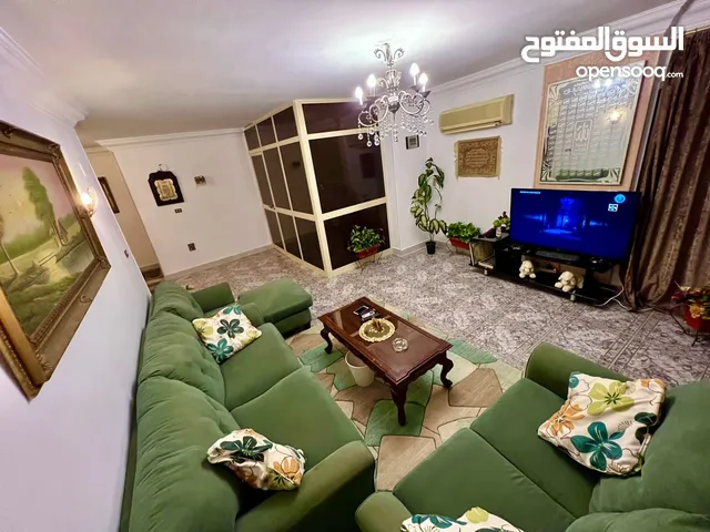 200 m2 3 Bedrooms Apartments for Rent in Cairo Roda