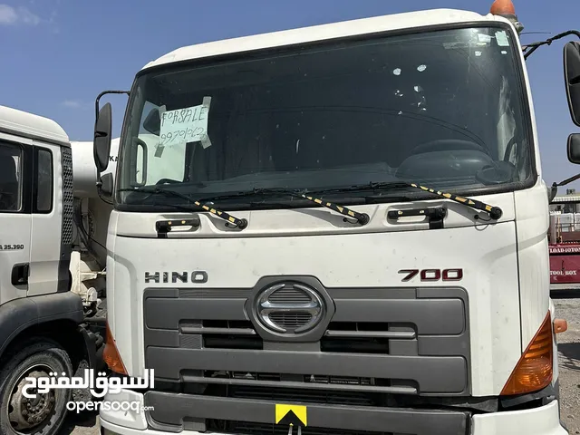 Tractor Unit Hino 2012 in Muscat