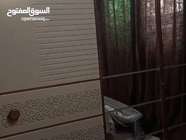 غرفة نوم ابواب سحاب بحاله جيده استعمال شهرين