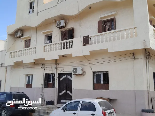 120 m2 5 Bedrooms Townhouse for Sale in Tripoli Gorje